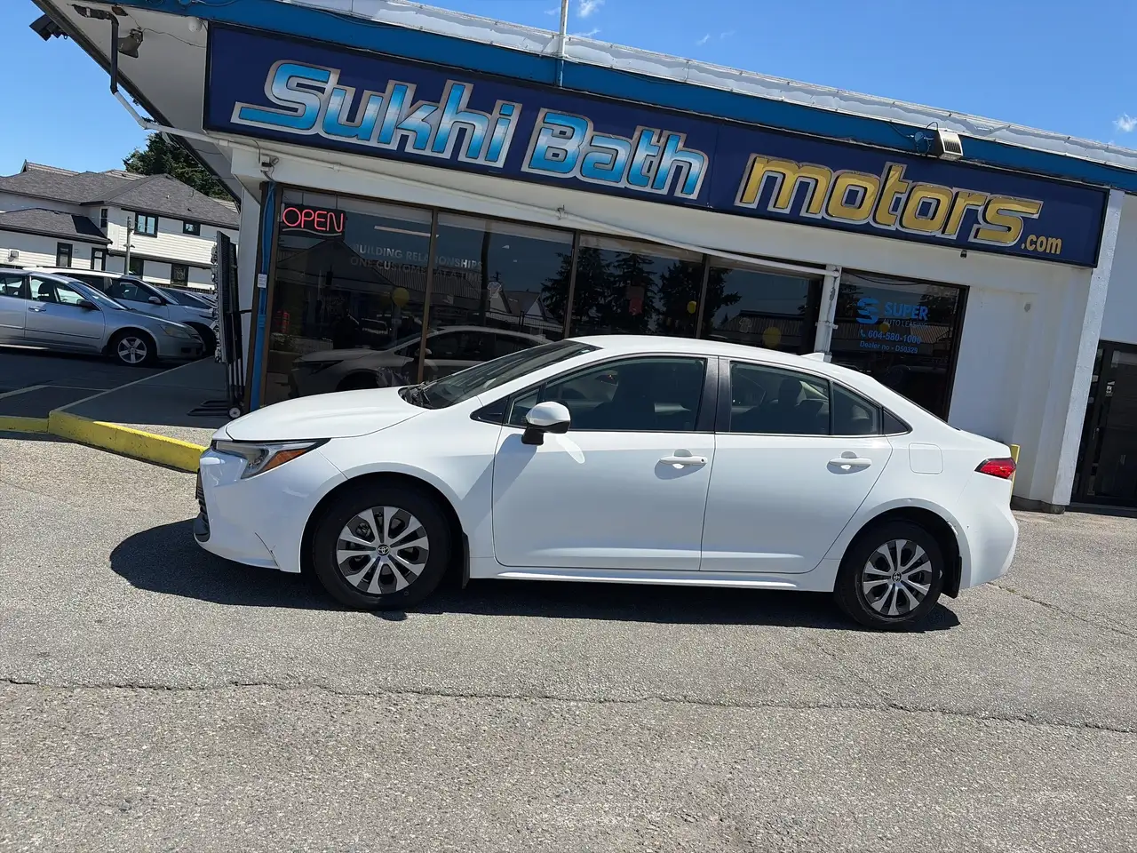 2023 Toyota Corolla Hybrid LE — photo 1