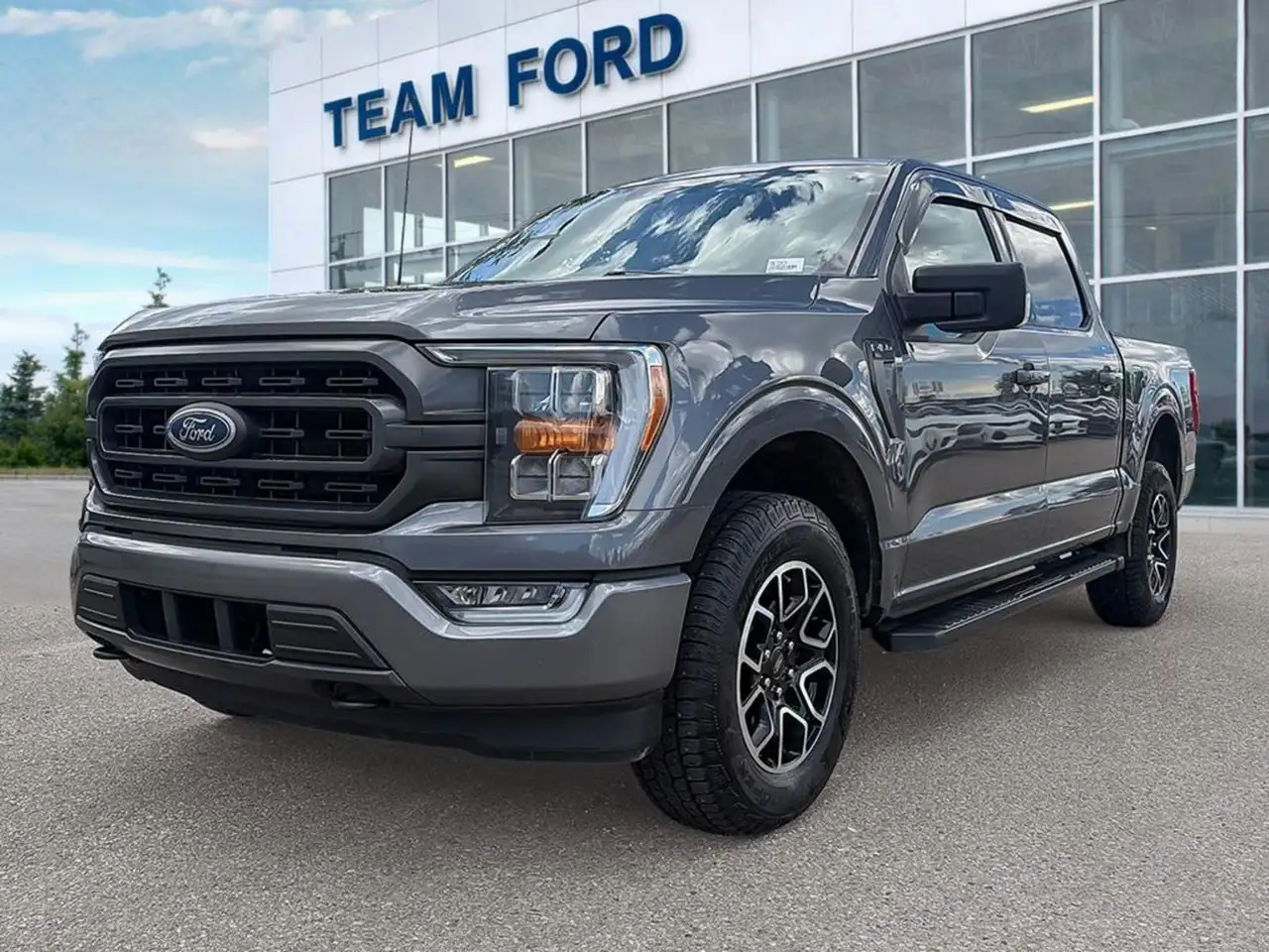 2022 Ford F 150 XLT — photo 1
