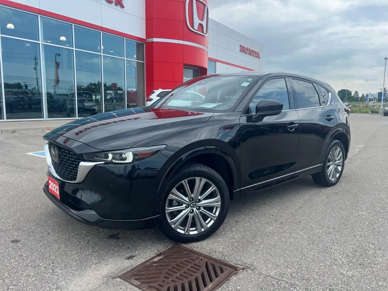 2023 Mazda CX-5 Signature — photo 1