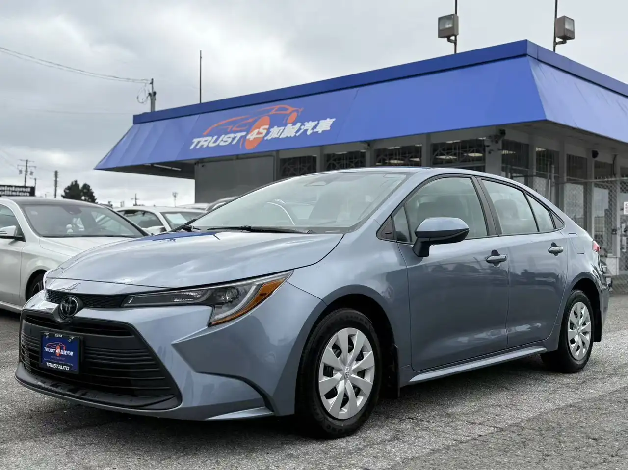 2023 Toyota Corolla LE — photo 1
