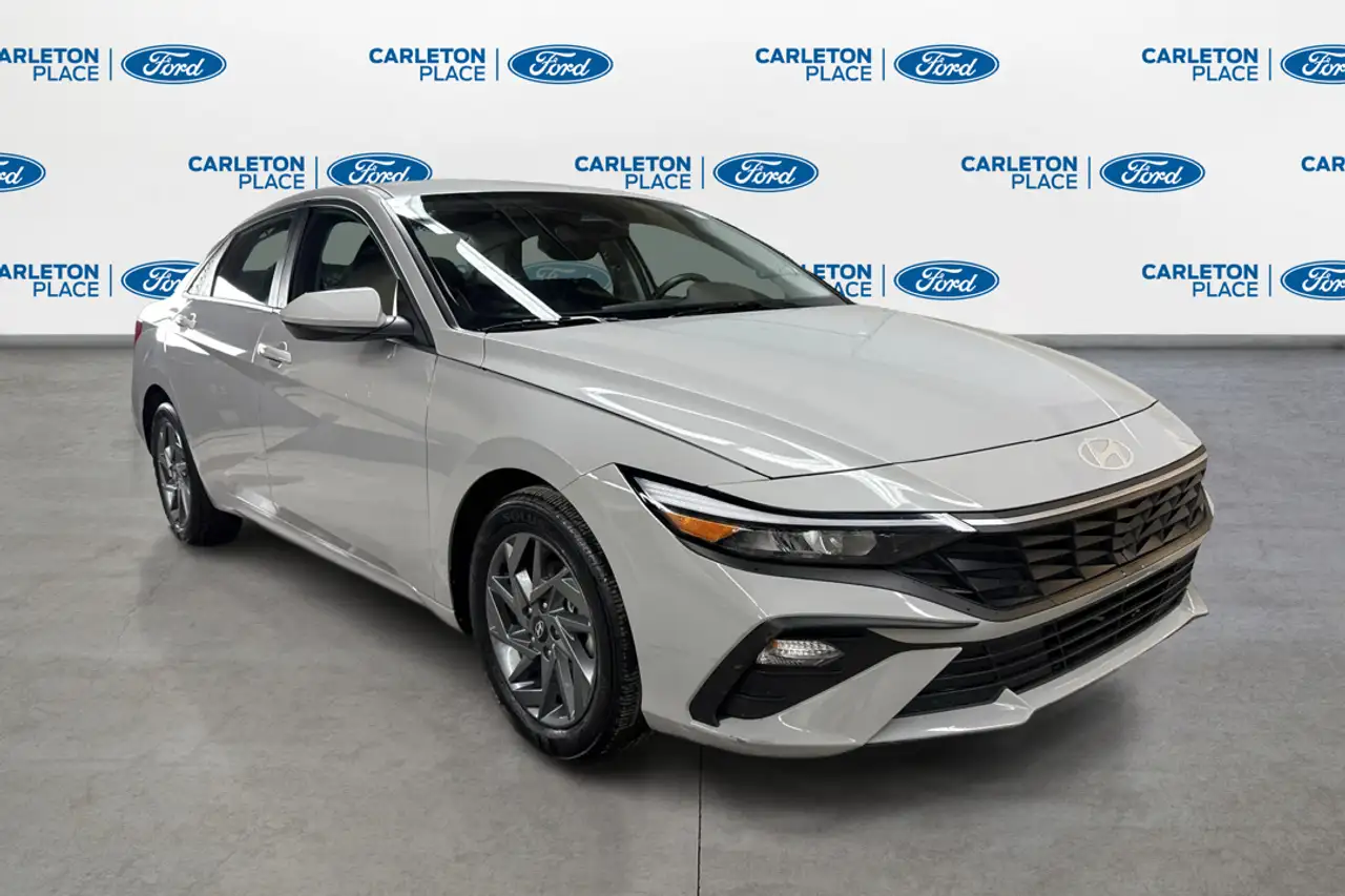 2025 Hyundai ELANTRA Preferred — photo 1