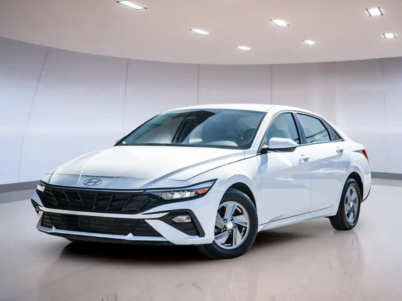 2025 Hyundai ELANTRA Essential — photo 1