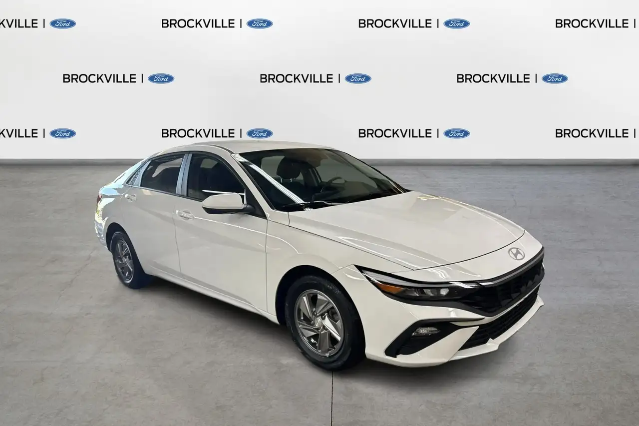 2025 Hyundai ELANTRA Essential — photo 1