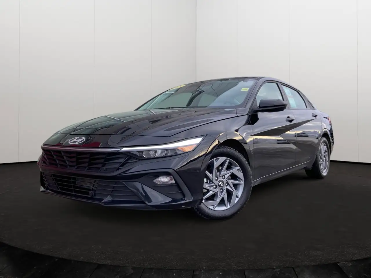 2025 Hyundai ELANTRA Preferred — photo 1