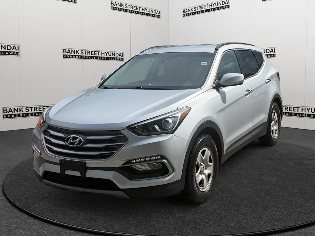 2017 Hyundai SANTA FE FWD 4dr 2.4L — photo 1