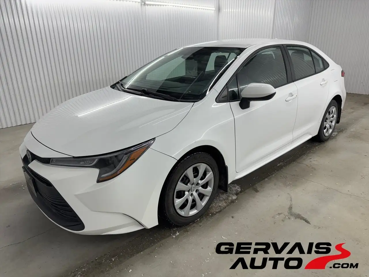 2023 Toyota Corolla LE — photo 1