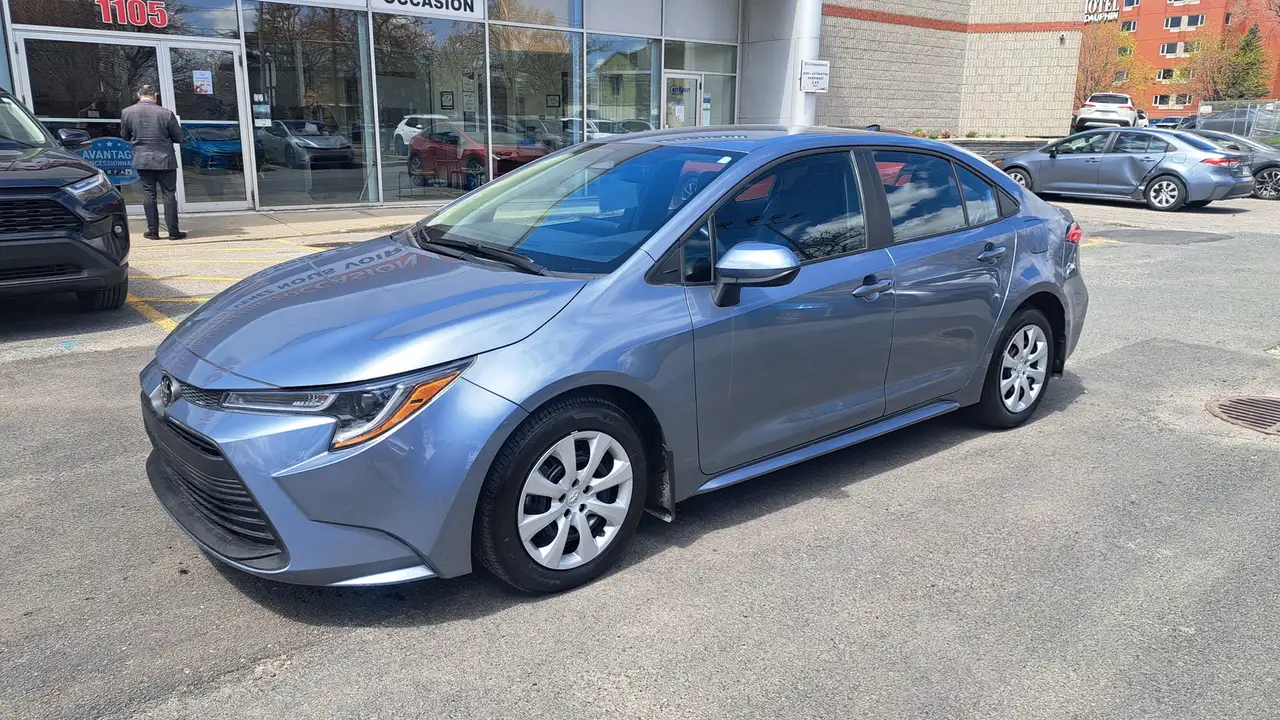 2023 Toyota Corolla LE — photo 1