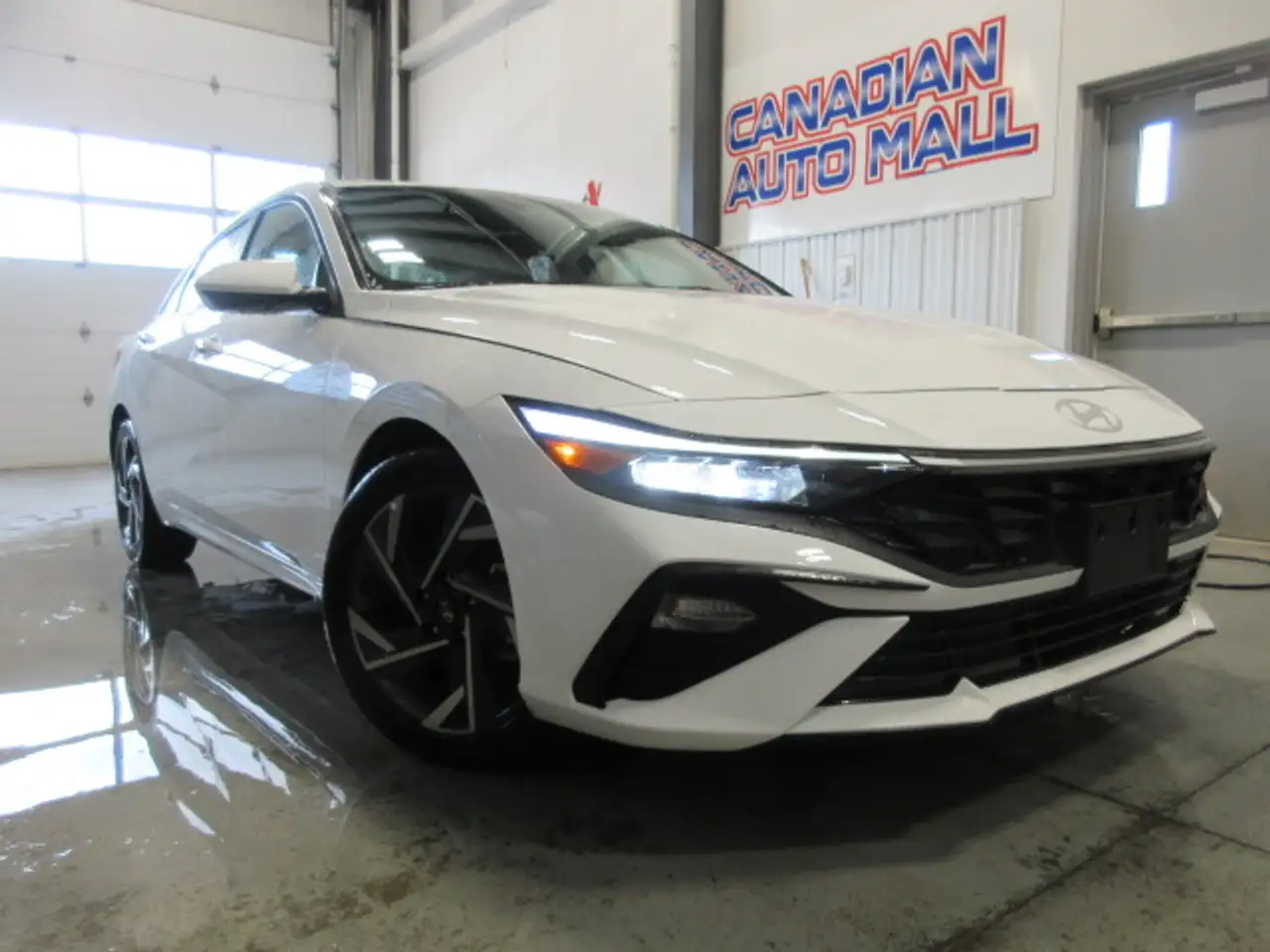 2025 Hyundai ELANTRA Preferred — photo 1
