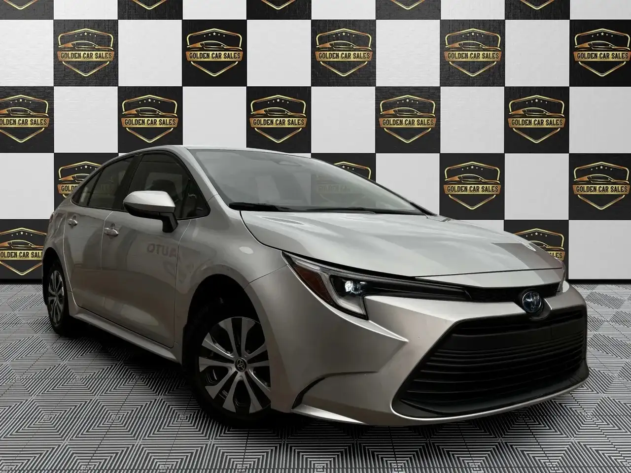 2023 Toyota Corolla Hybrid LE — photo 1