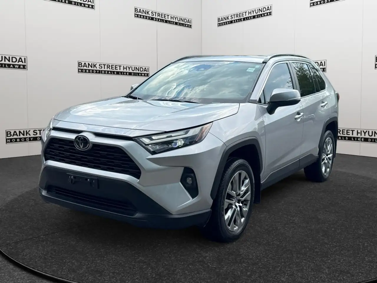 2023 Toyota RAV 4 XLE AWD — photo 1