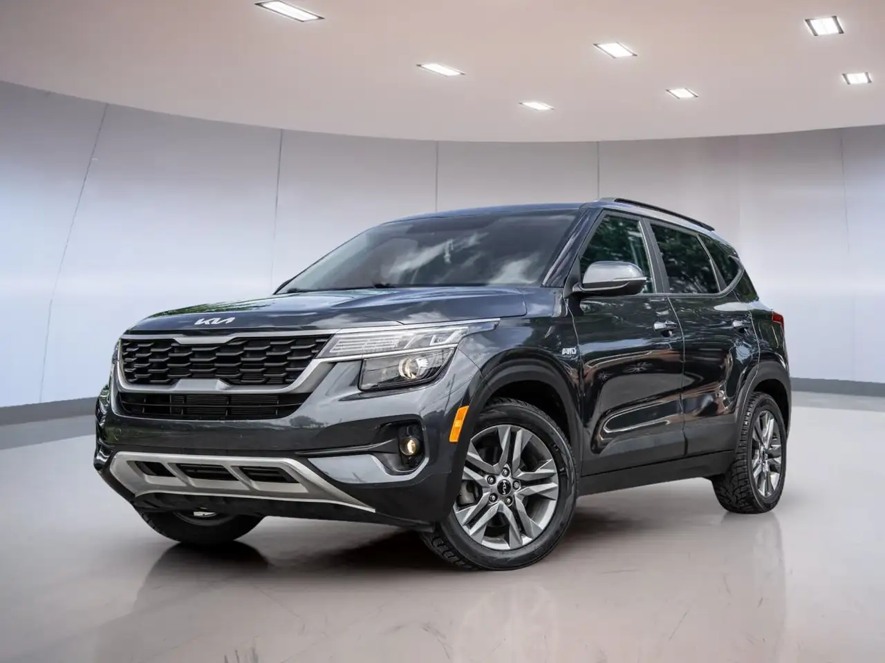 2023 Kia Seltos LX — photo 1