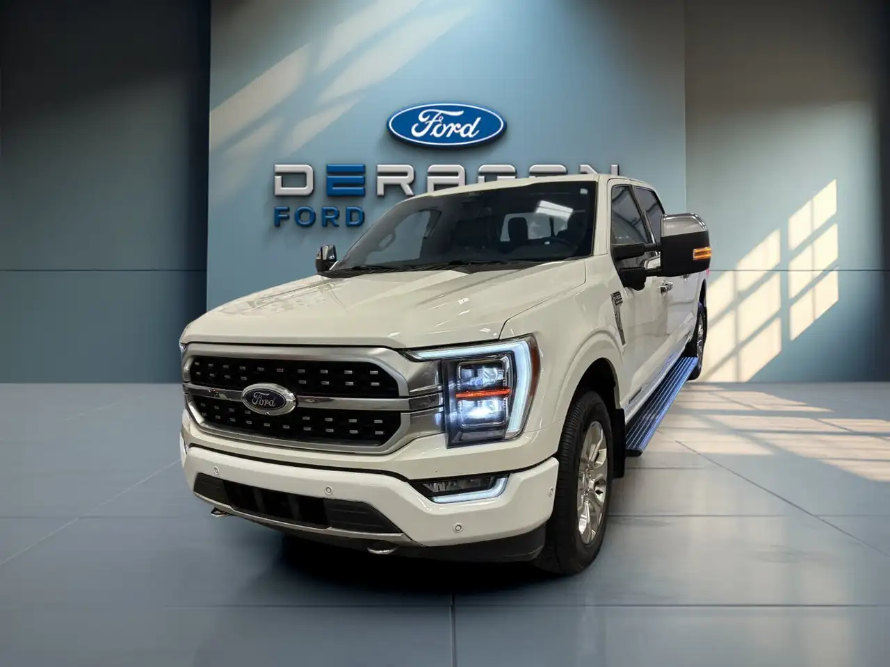 2022 Ford F 150 Platinum — photo 1