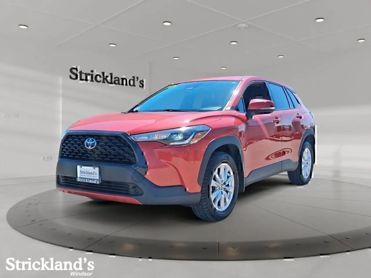 2024 Toyota Corolla Cross LE — photo 1