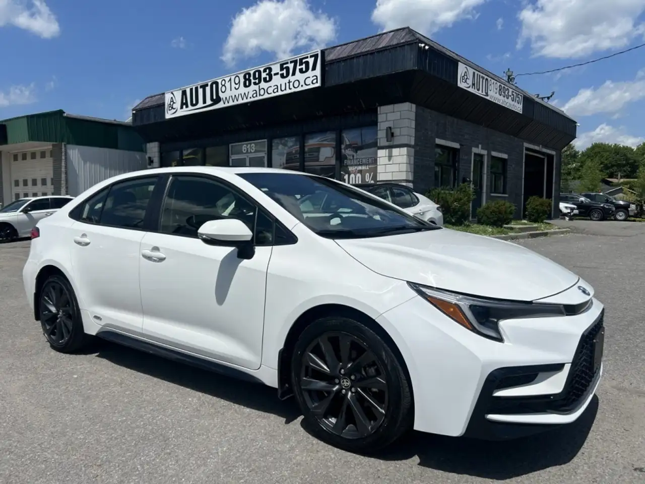 2023 Toyota Corolla Hybrid — photo 1