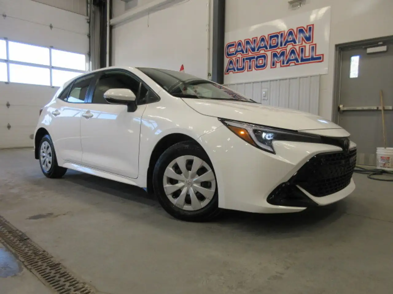 2023 Toyota Corolla SE — photo 1