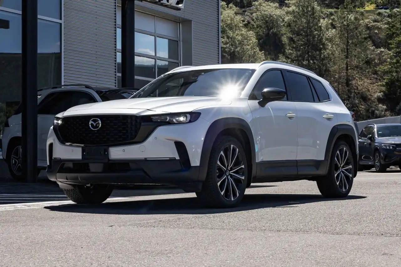 2024 Mazda CX-50 GT — photo 1