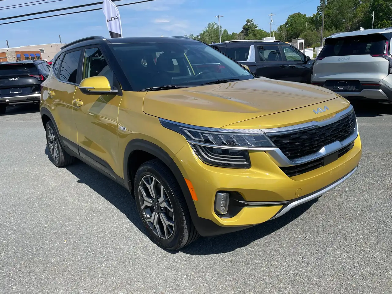 2023 Kia Seltos EX — photo 1