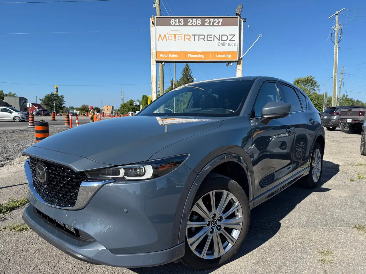 2023 Mazda CX-5 Signature — photo 1