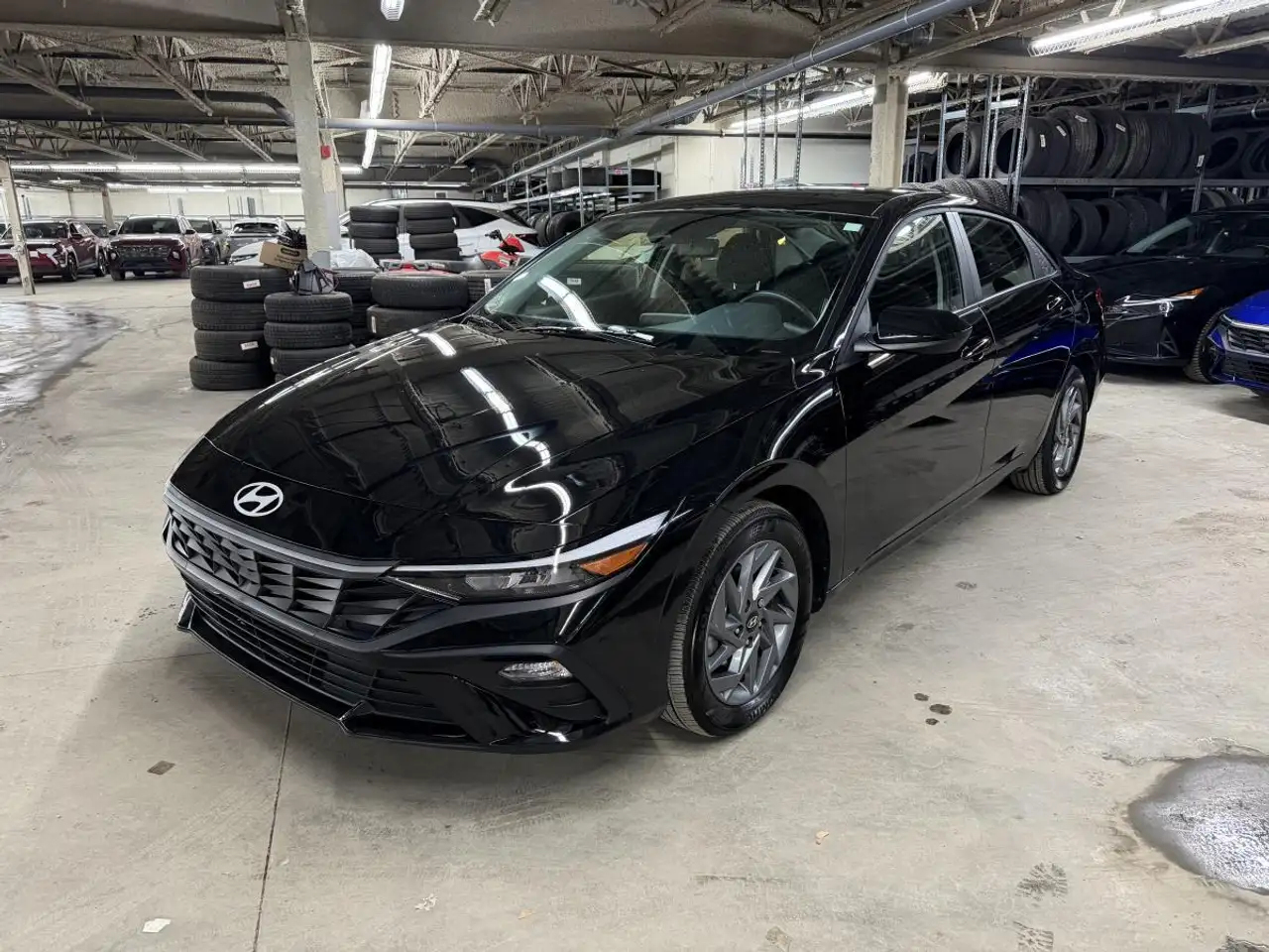 2025 Hyundai ELANTRA Preferred — photo 1