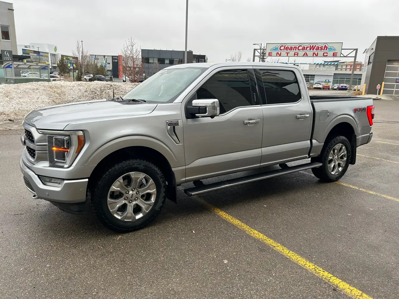 2022 Ford F 150 Platinum — photo 1