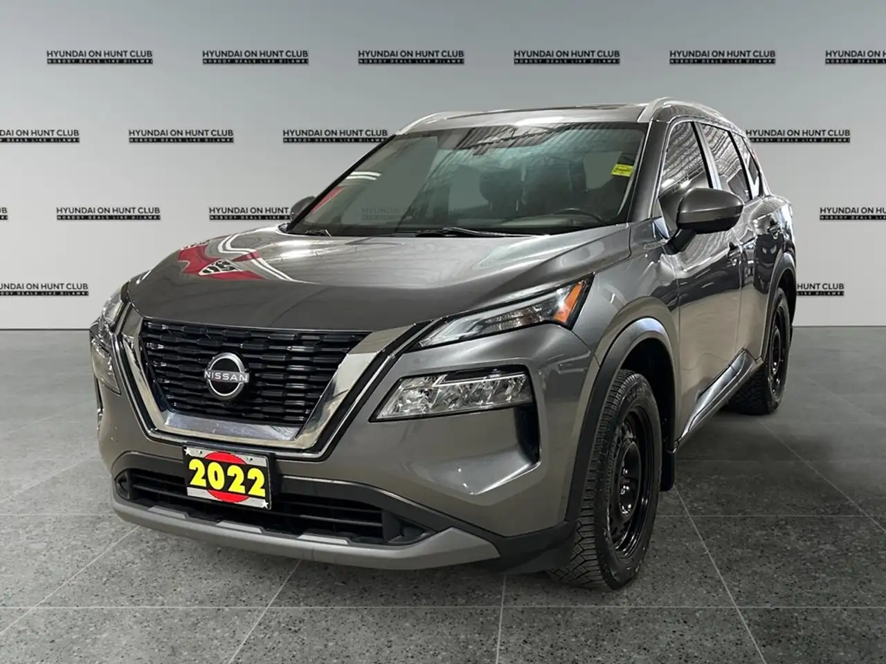 2022 Nissan Rogue AWD SV — photo 1