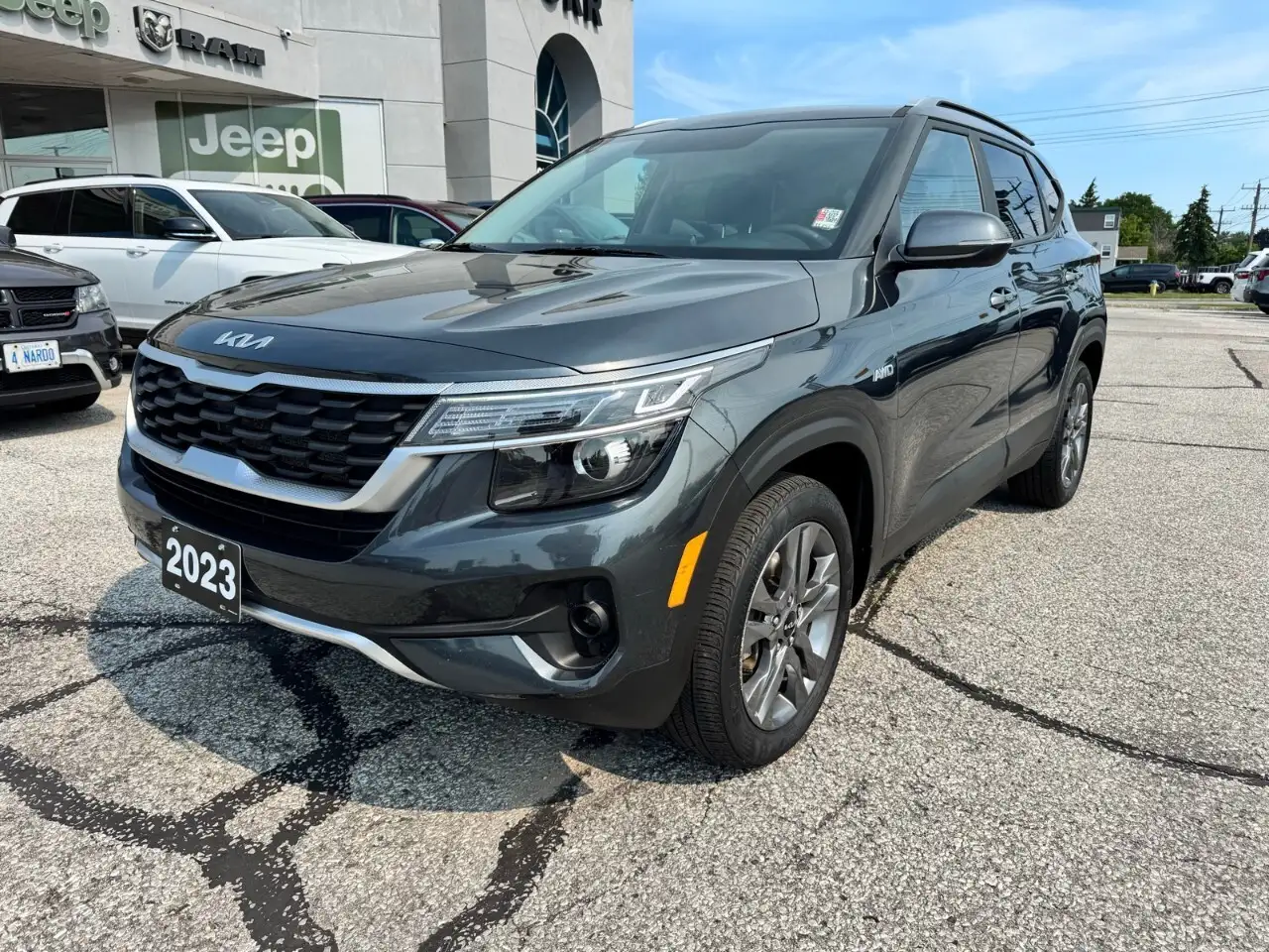 2023 Kia Seltos LX — photo 1