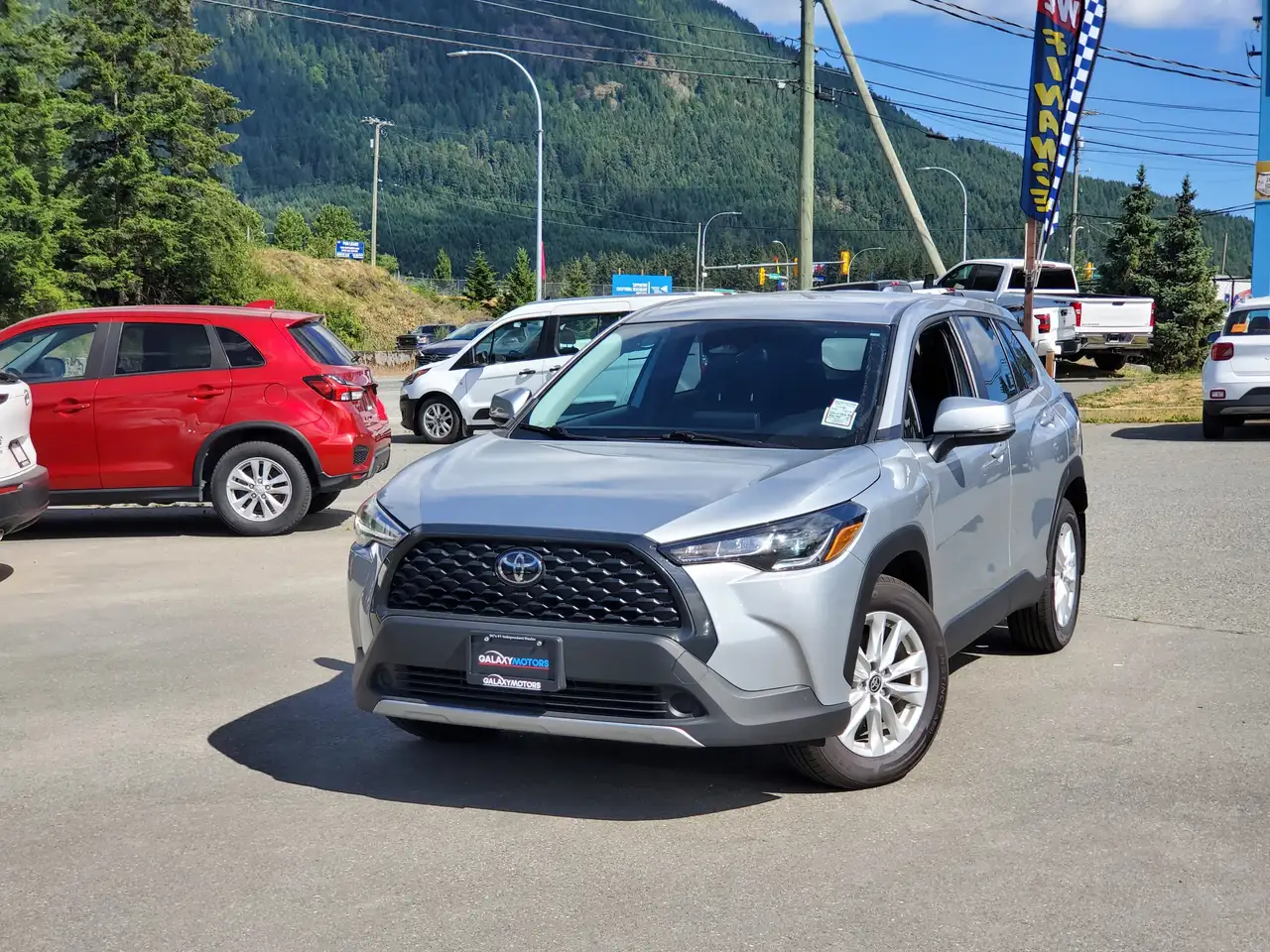 2024 Toyota Corolla Cross LE — photo 1