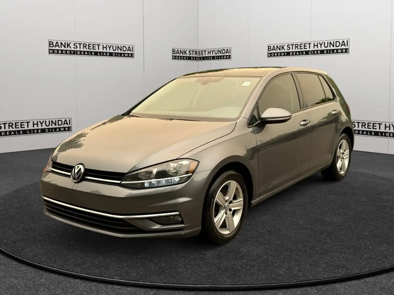2020 Volkswagen Golf Highline 5-door Auto — photo 1