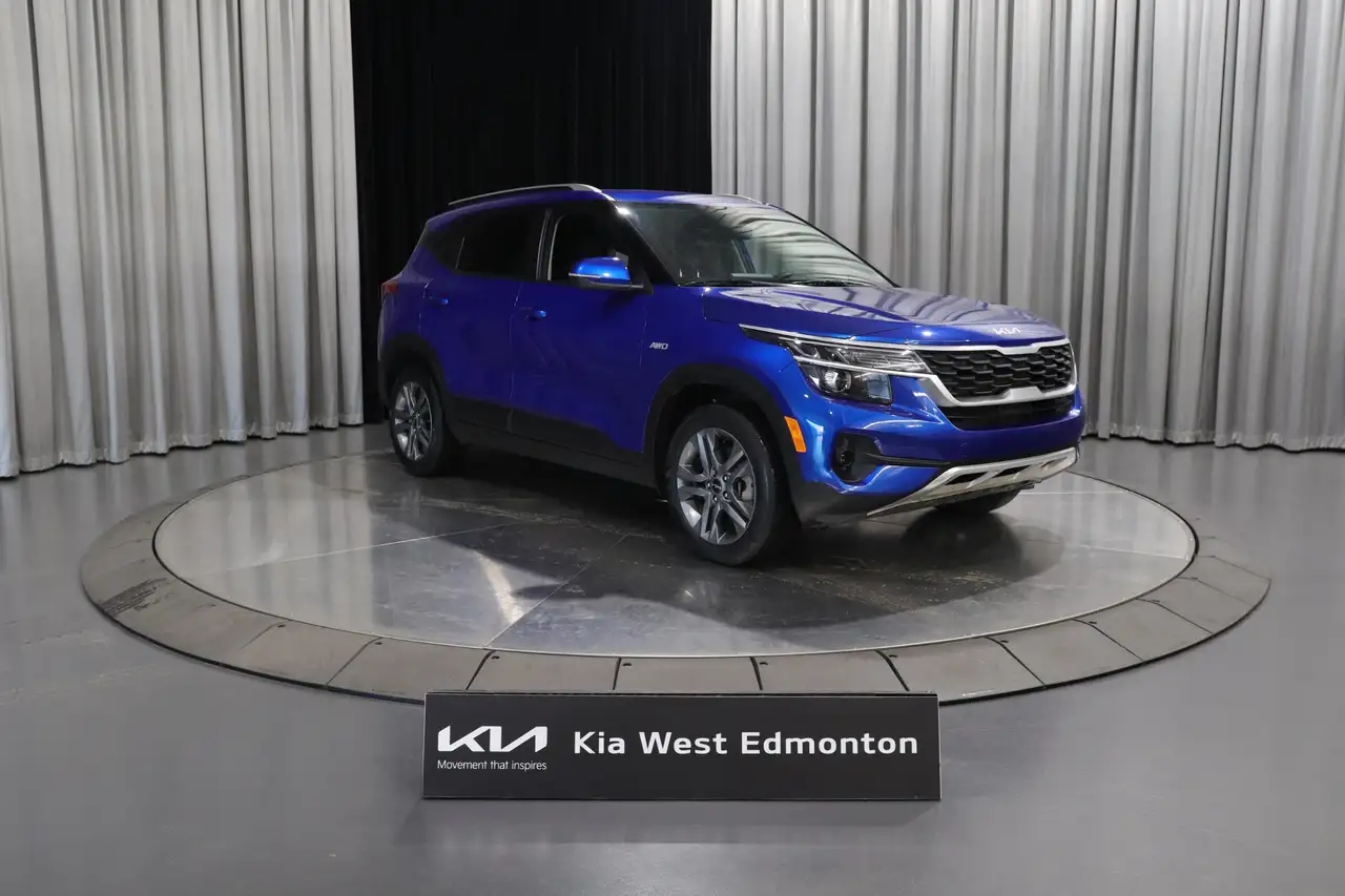 2023 Kia Seltos LX — photo 1