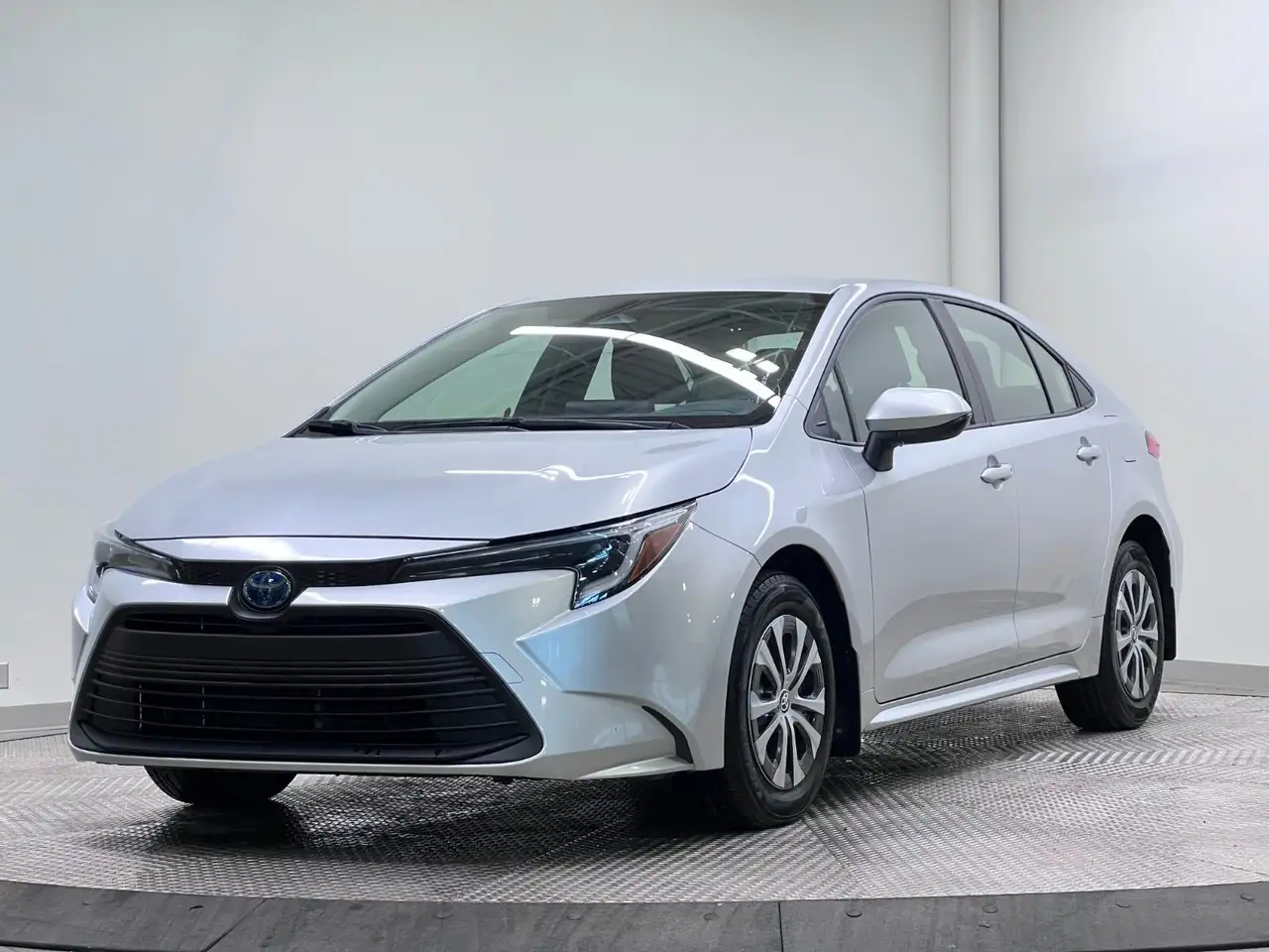 2023 Toyota Corolla Hybrid LE — photo 1