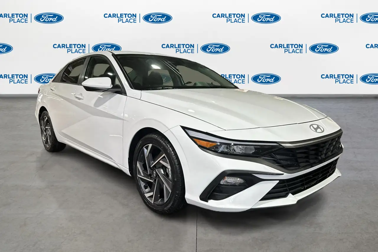 2025 Hyundai ELANTRA Preferred — photo 1