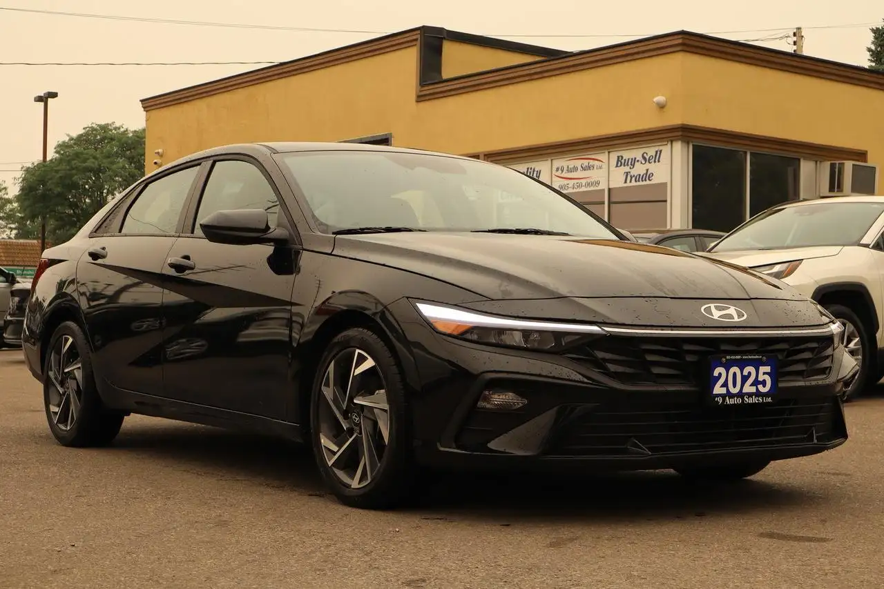 2025 Hyundai ELANTRA Preferred — photo 1