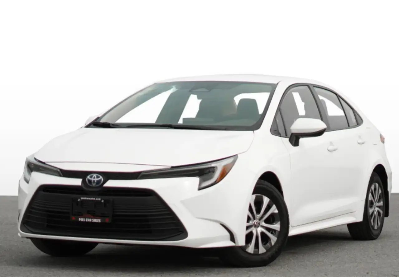 2023 Toyota Corolla LE — photo 1