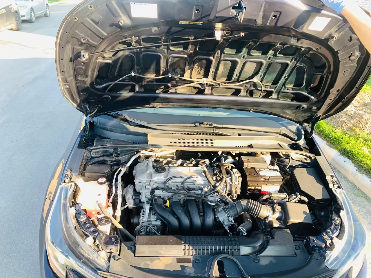 2020 Toyota Corolla LE — photo 1