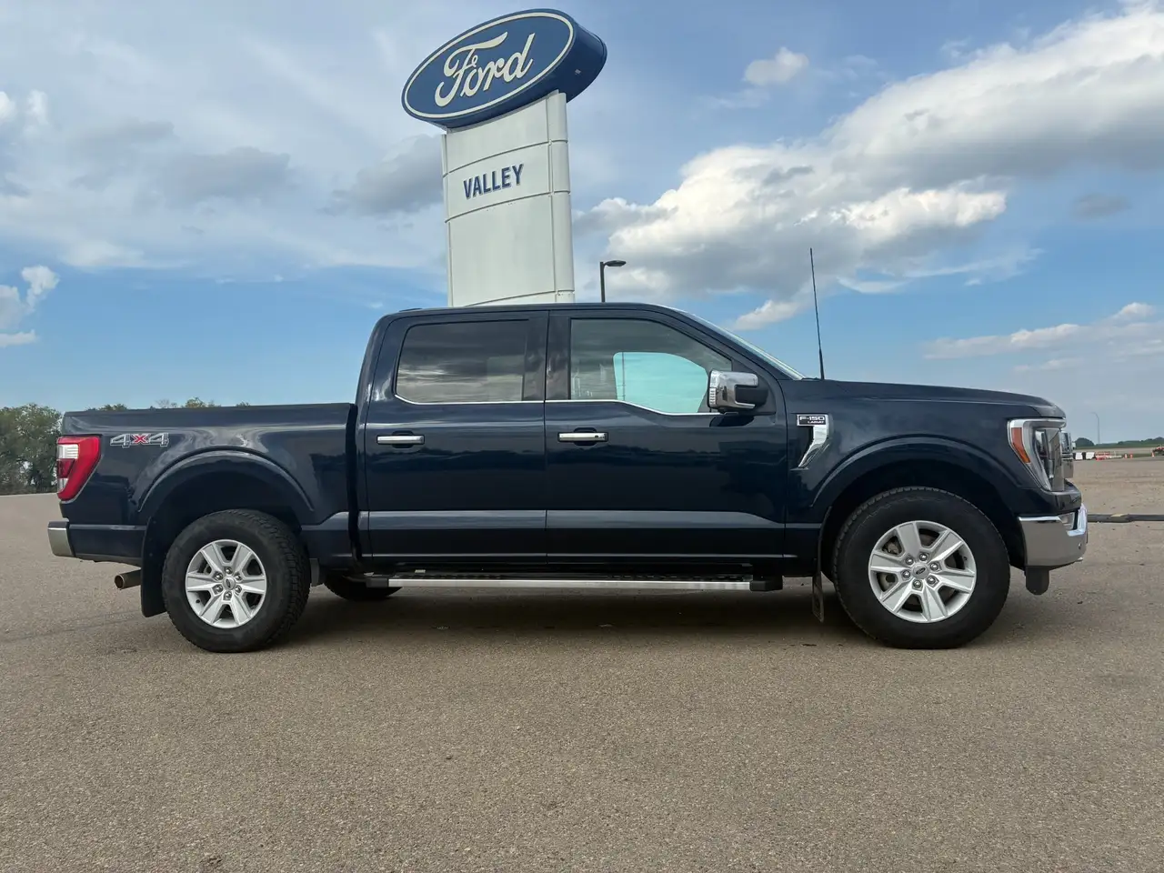 2022 Ford F 150 Lariat — photo 1