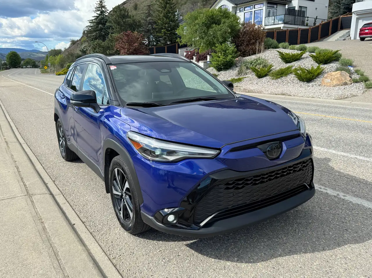 2024 Toyota Corolla Cross XSE — photo 1