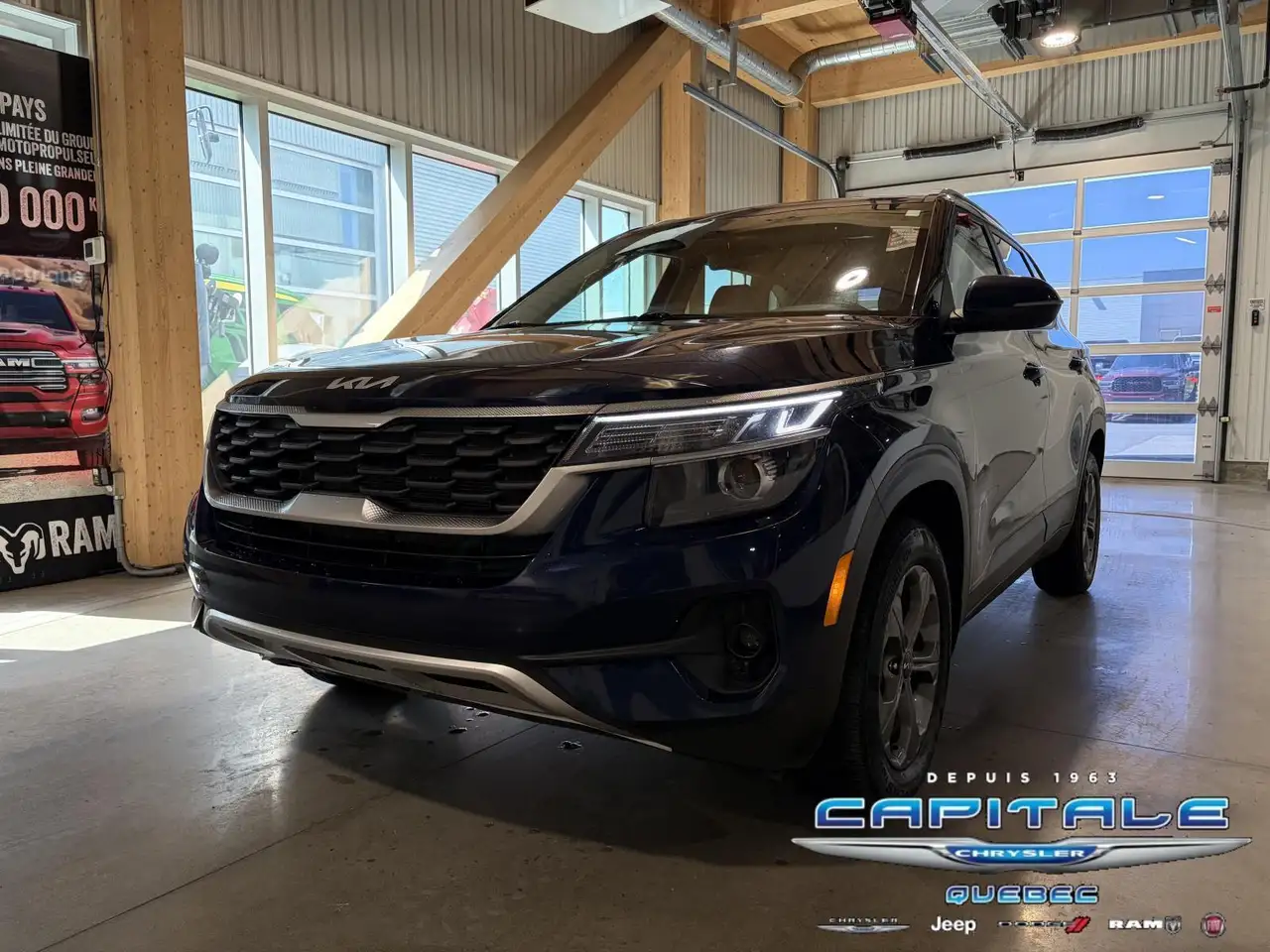 2023 Kia Seltos LX — photo 1