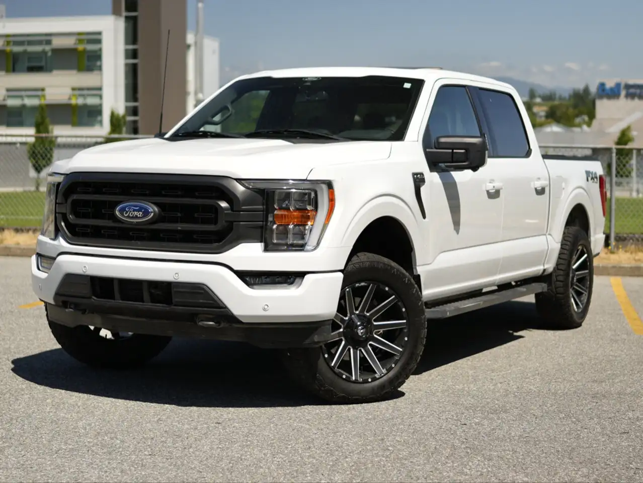2022 Ford F 150 XLT — photo 1