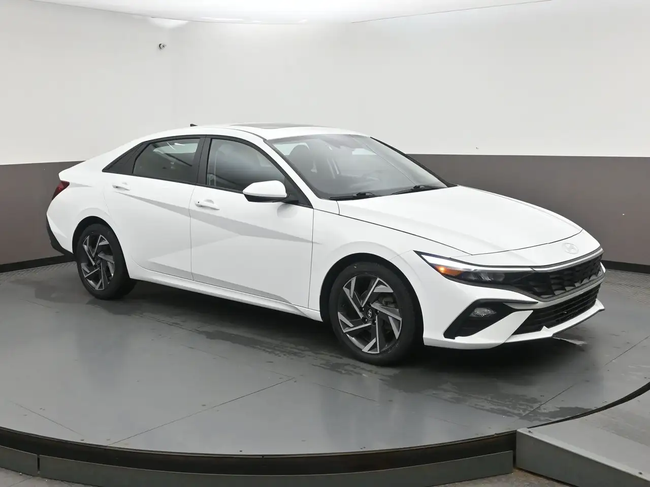 2025 Hyundai ELANTRA Preferred — photo 1