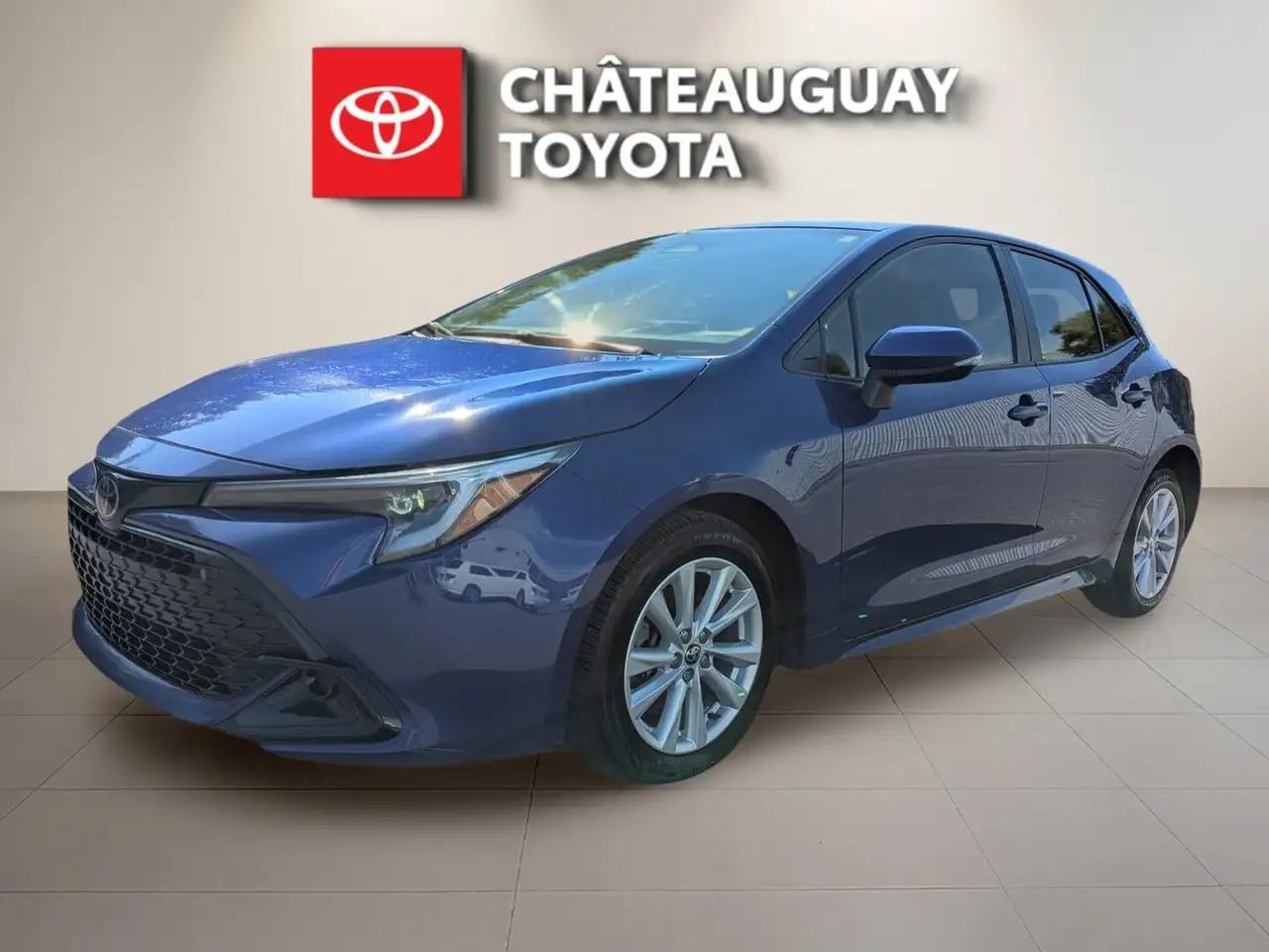 2023 Toyota Corolla LE — photo 1