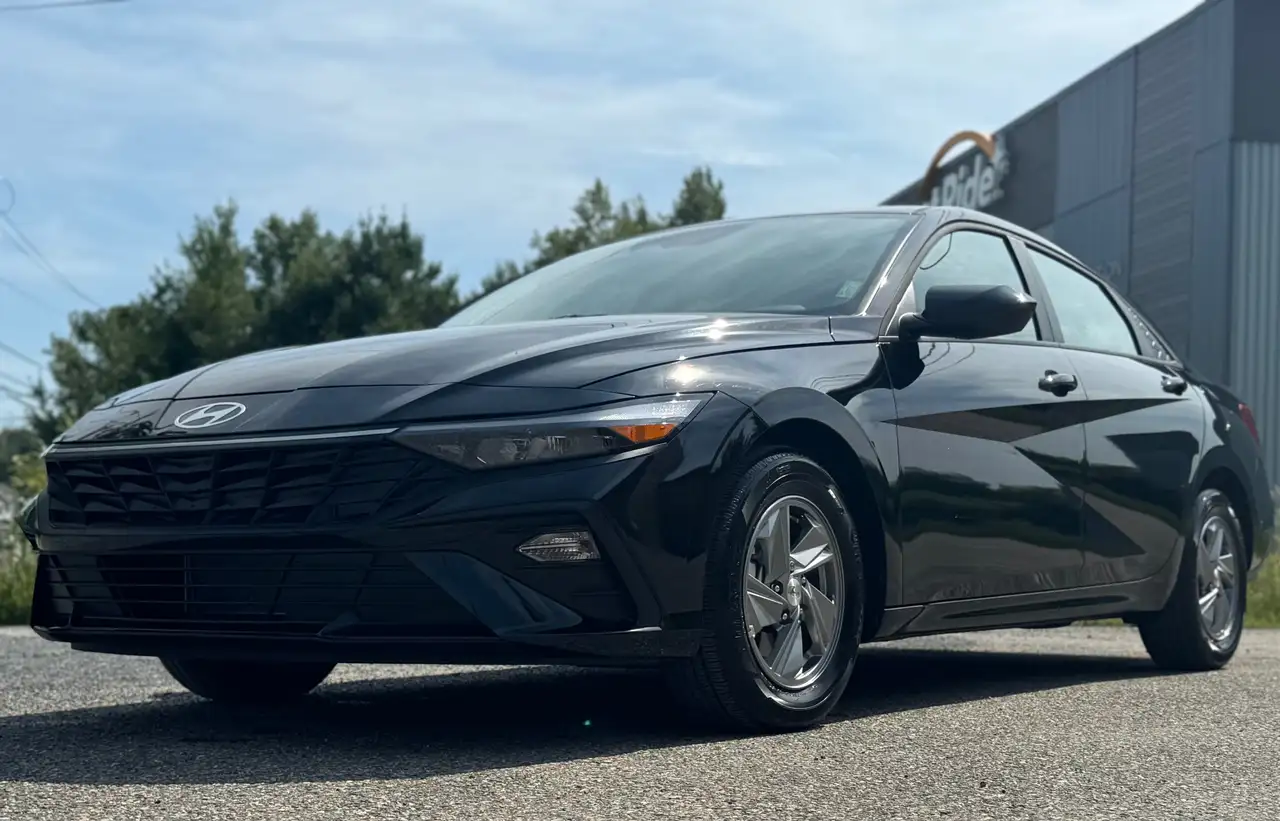 2025 Hyundai ELANTRA Preferred — photo 1