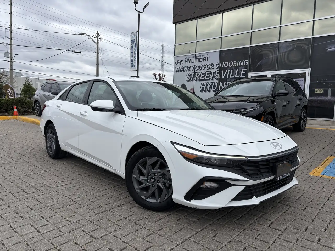 2025 Hyundai ELANTRA Base — photo 1