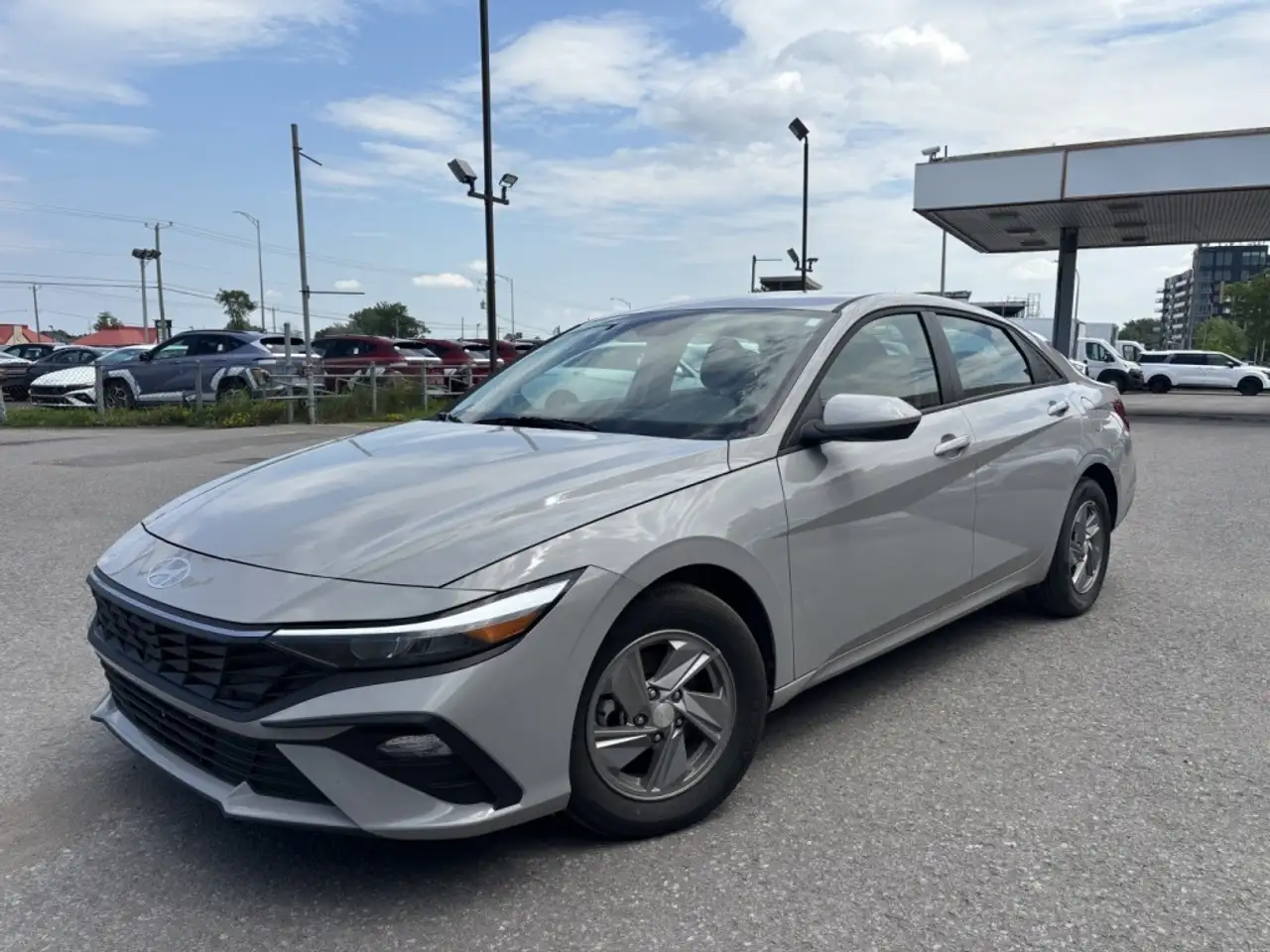 2025 Hyundai ELANTRA Essential — photo 1