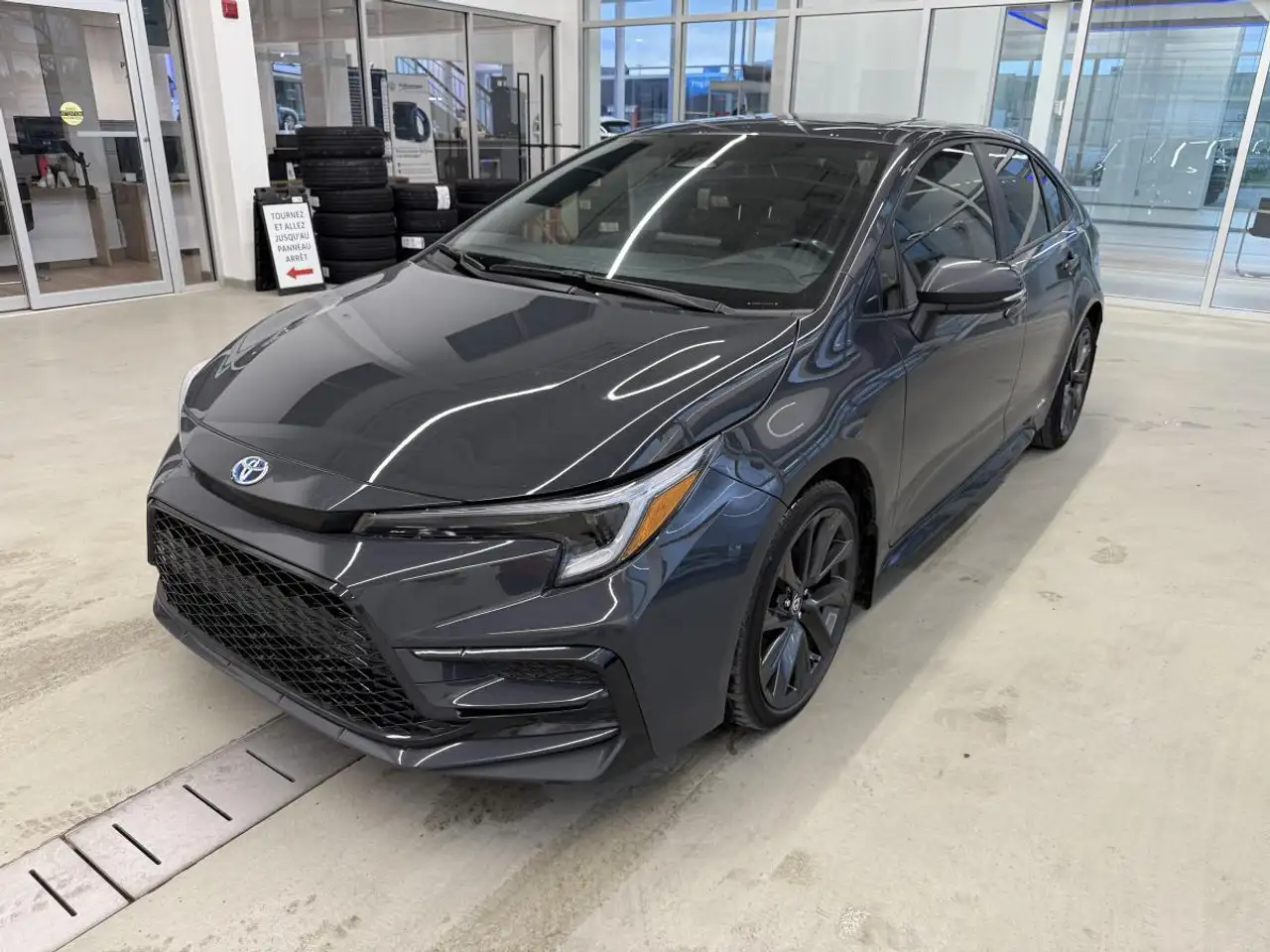 2023 Toyota Corolla Hybrid — photo 1